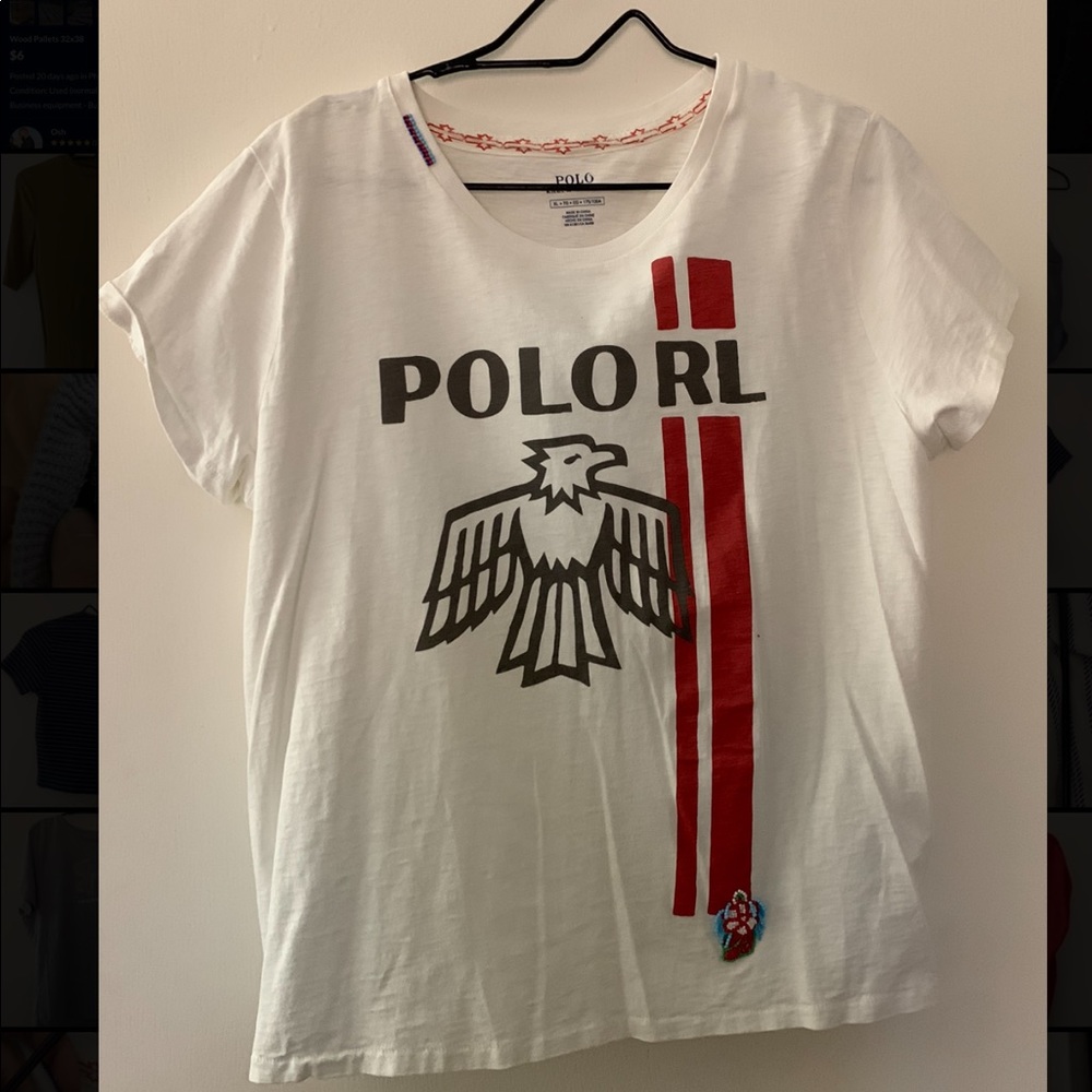 white tee